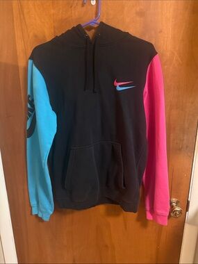 Nike Men’s Black Hoodie with Teal and Pink Sleeves